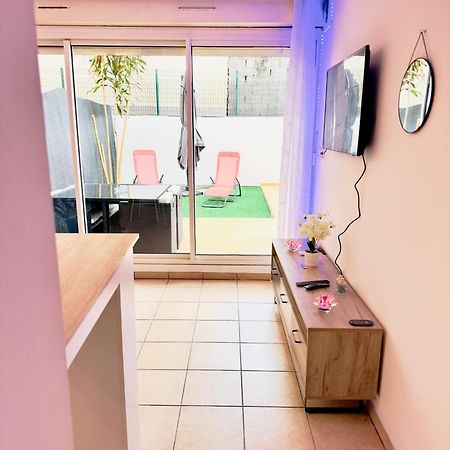 Le Petit Oasis Leilighet Saint-Denis Eksteriør bilde