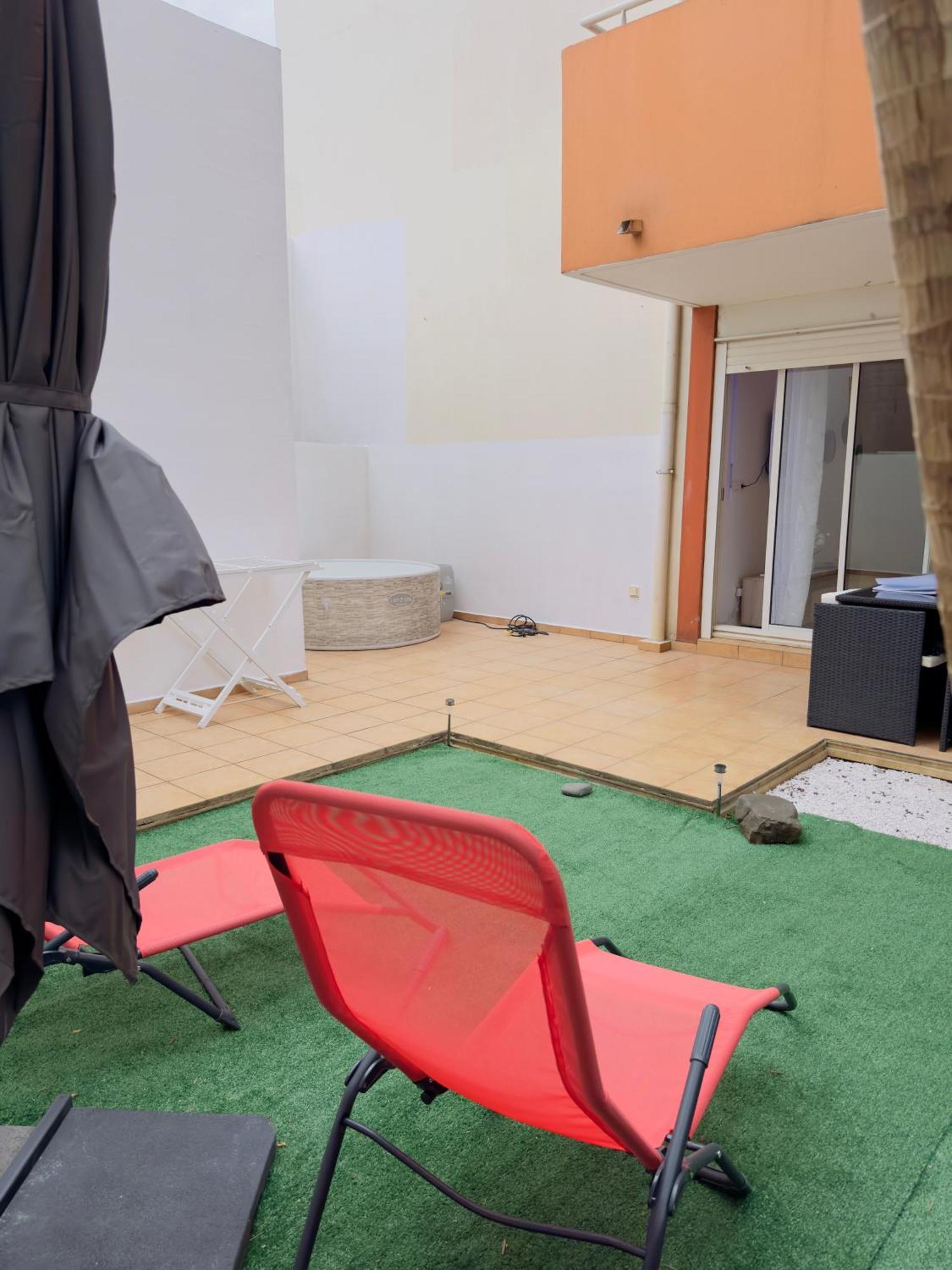 Le Petit Oasis Leilighet Saint-Denis Eksteriør bilde