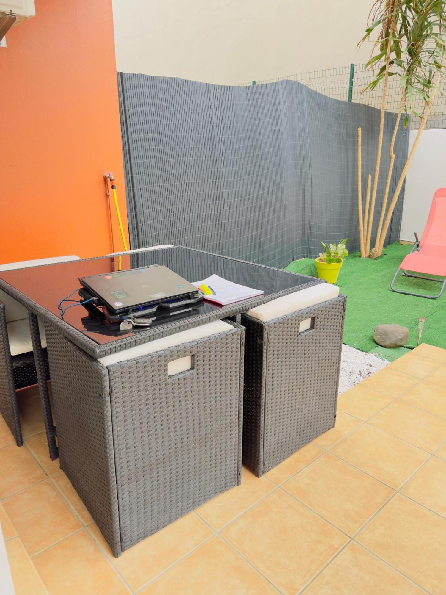 Le Petit Oasis Leilighet Saint-Denis Eksteriør bilde